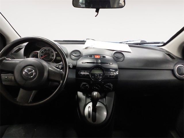 2013 Mazda Mazda2 Sport photo 10