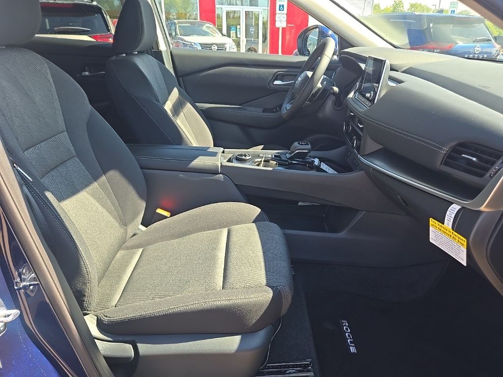 2026 Nissan Rogue SV photo 22