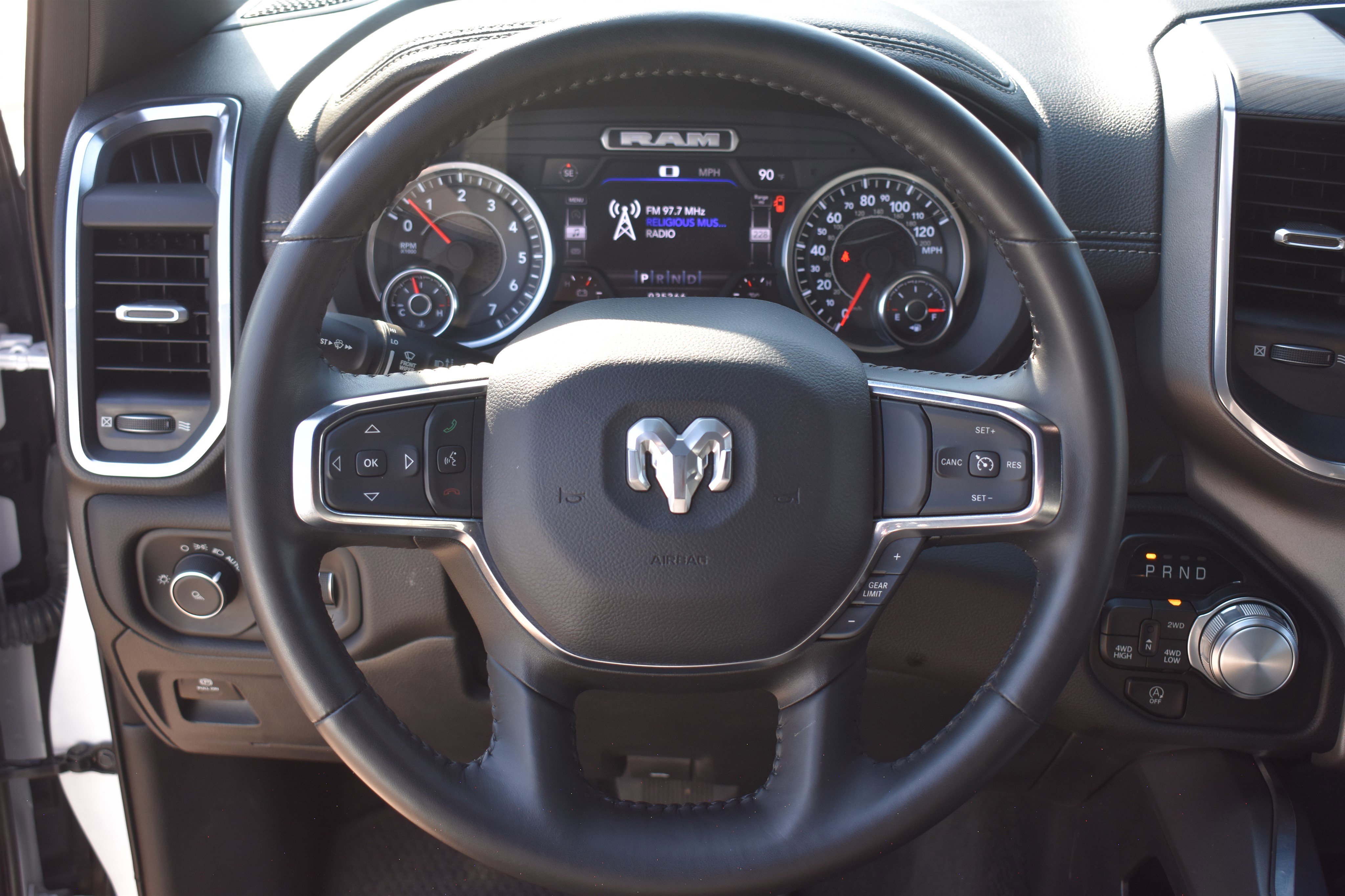 2024 Ram 1500 Laramie photo 14