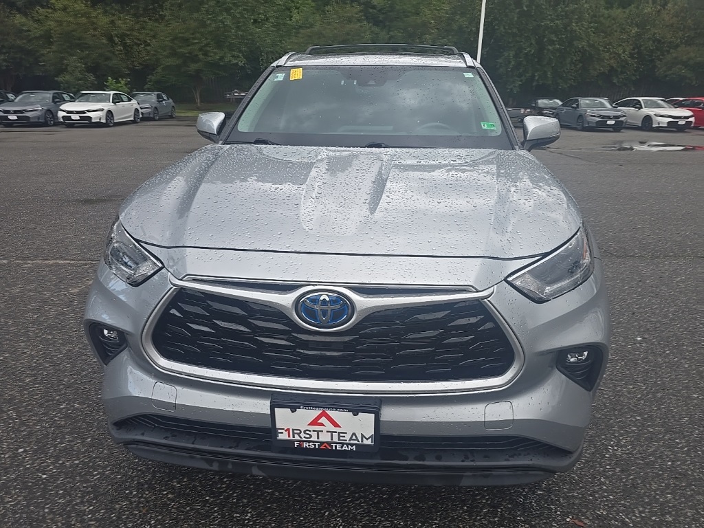 2021 Toyota Highlander Hybrid XLE photo 2