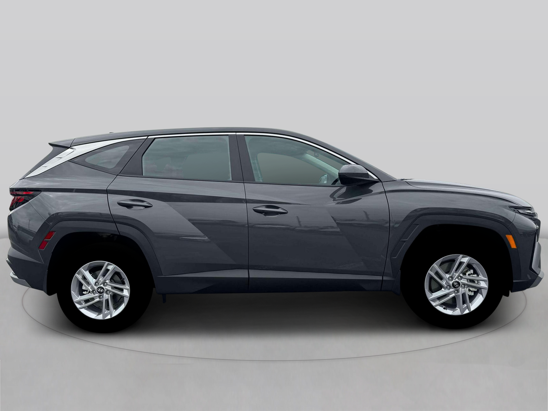 2026 Hyundai Tucson SE photo 2