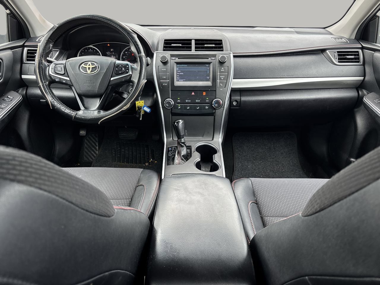 2017 Toyota Camry SE photo 7
