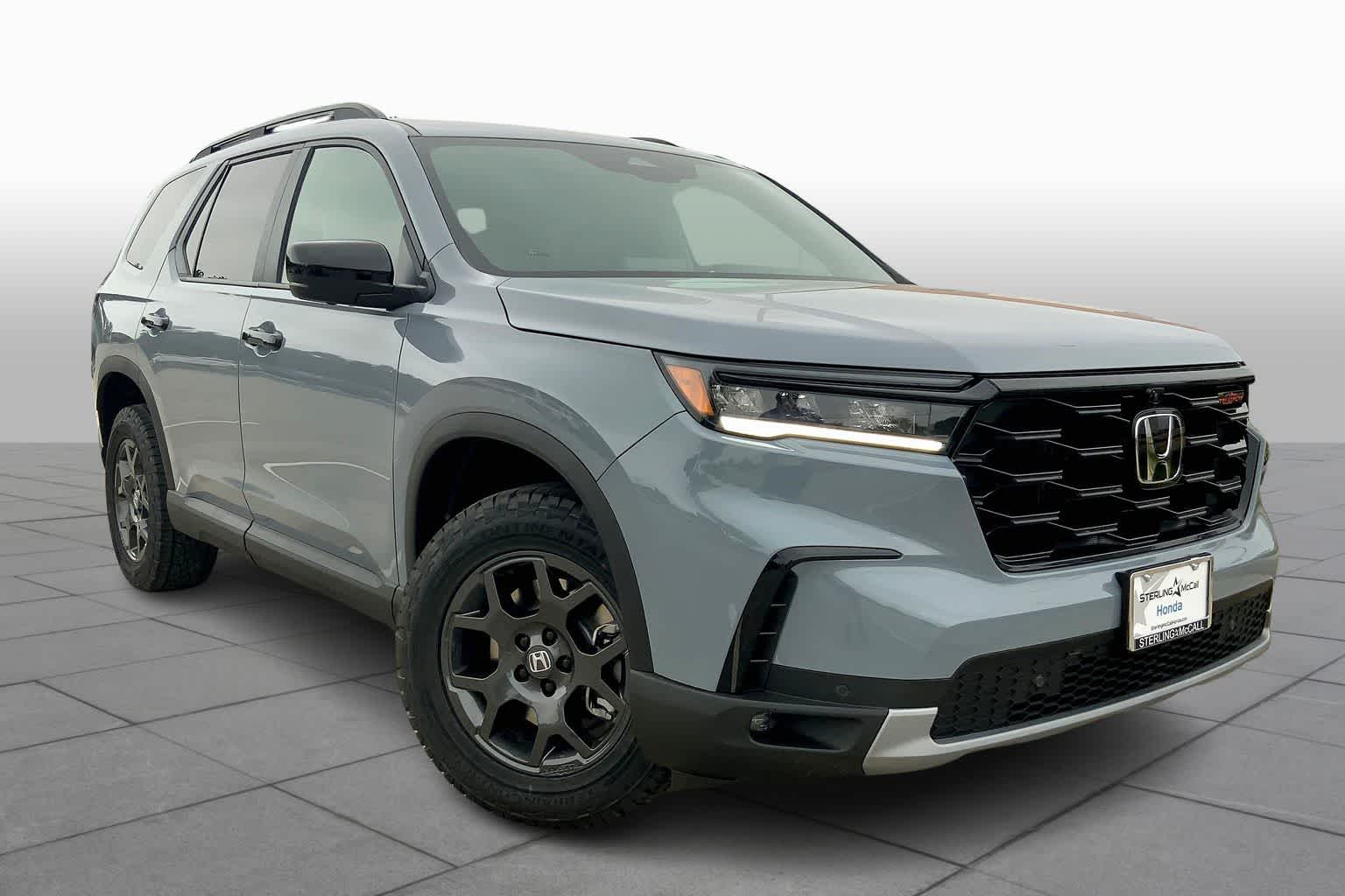 2025 Honda Pilot TrailSport photo 2