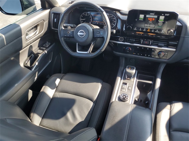 2024 Nissan Pathfinder SL photo 13