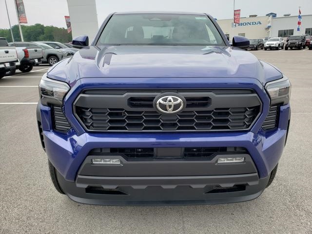 2025 Toyota Tacoma TRD Off-Road 4x4 Double Cab photo 2
