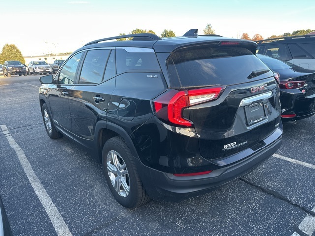 2022 Gmc Terrain SLE photo 2
