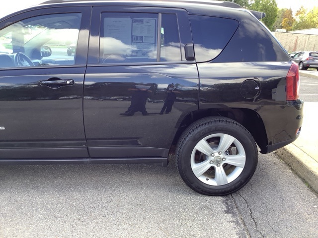 2016 Jeep Compass Latitude photo 9