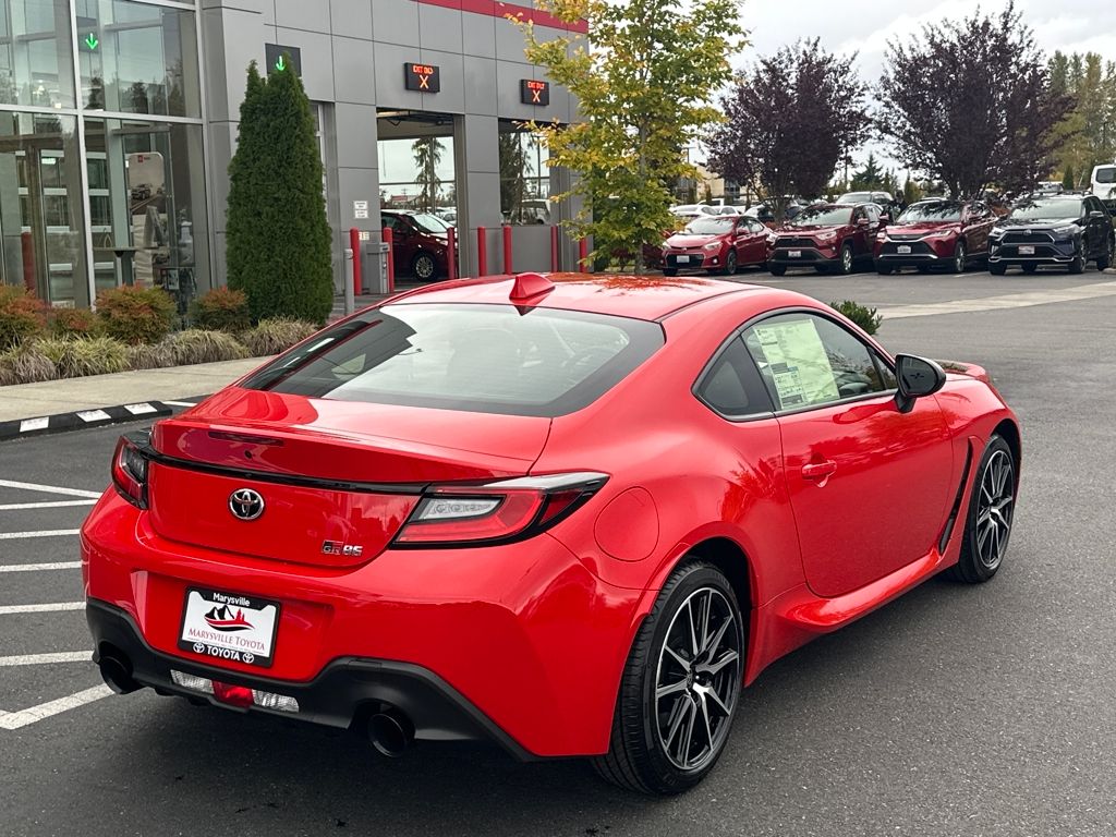2025 Toyota GR86 photo 3