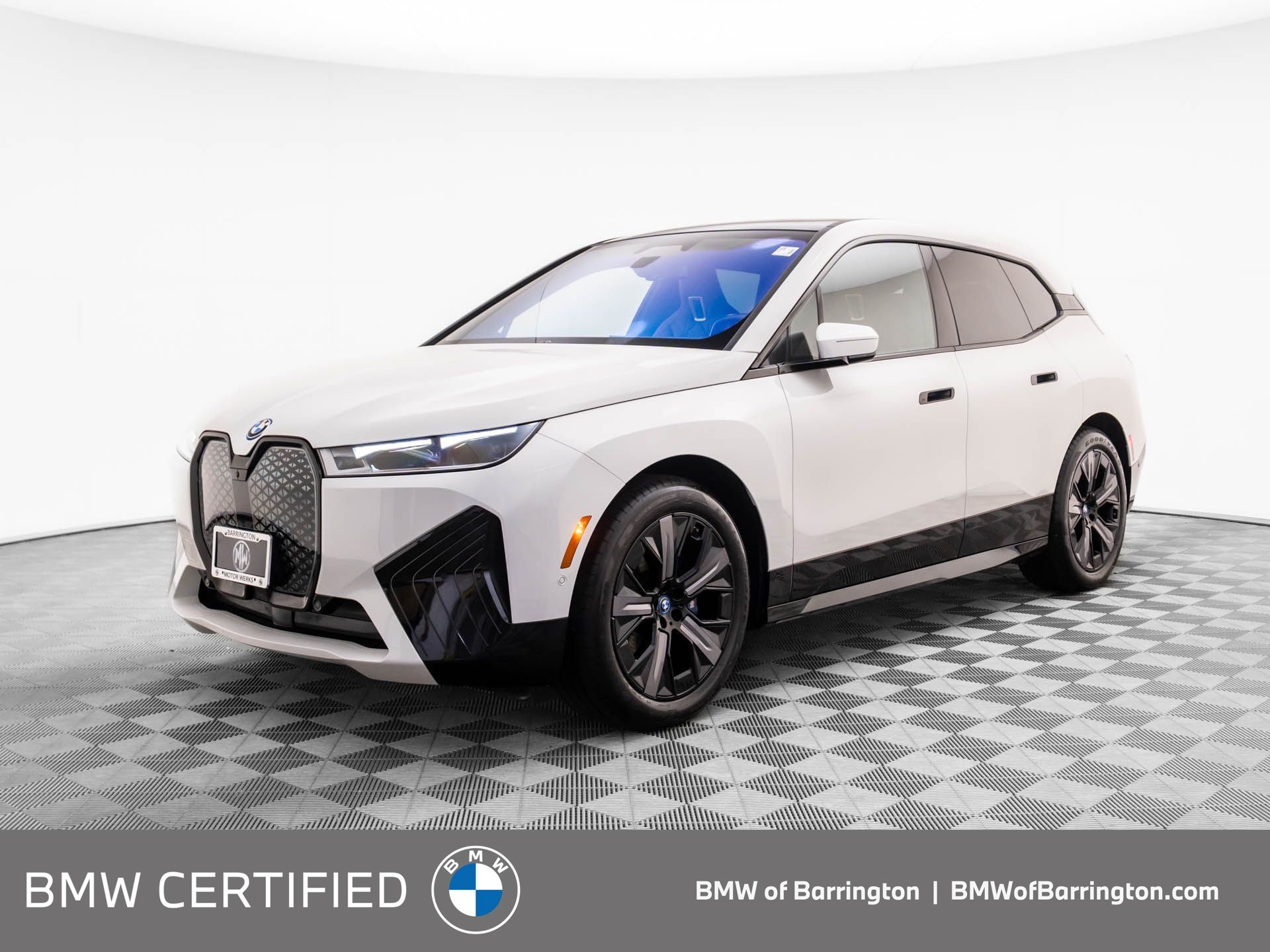 2023 BMW iX Base's photo