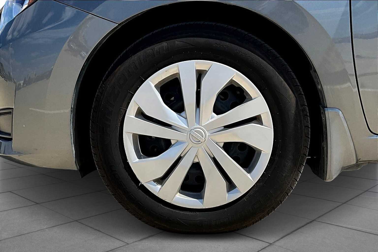 2023 Nissan Versa S photo 9