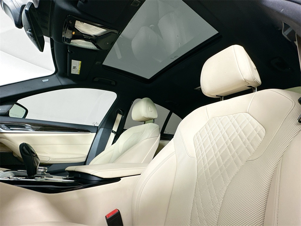 Used 2023 Blue Metallic BMW 540i xDrive image 17