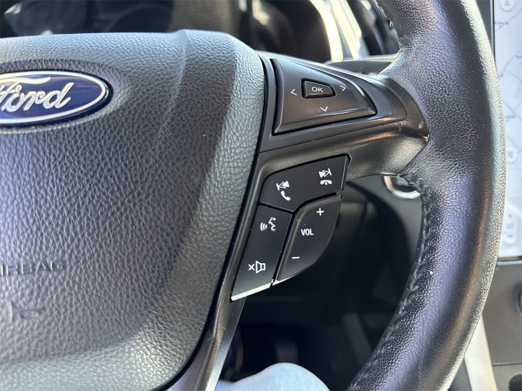 2022 Ford Edge SEL photo 22