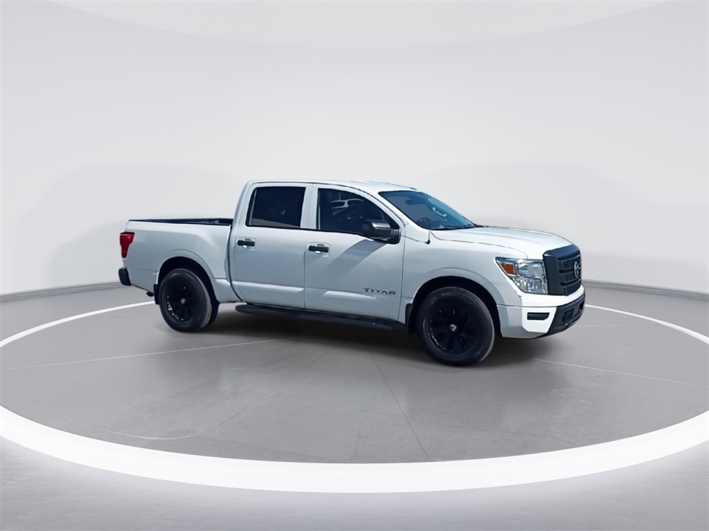 2021 Nissan Titan S photo 3