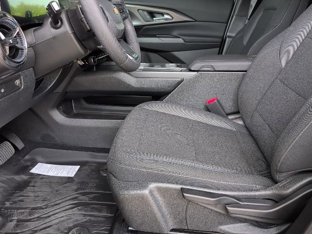 2026 Chevrolet Equinox EV 1LT photo 11
