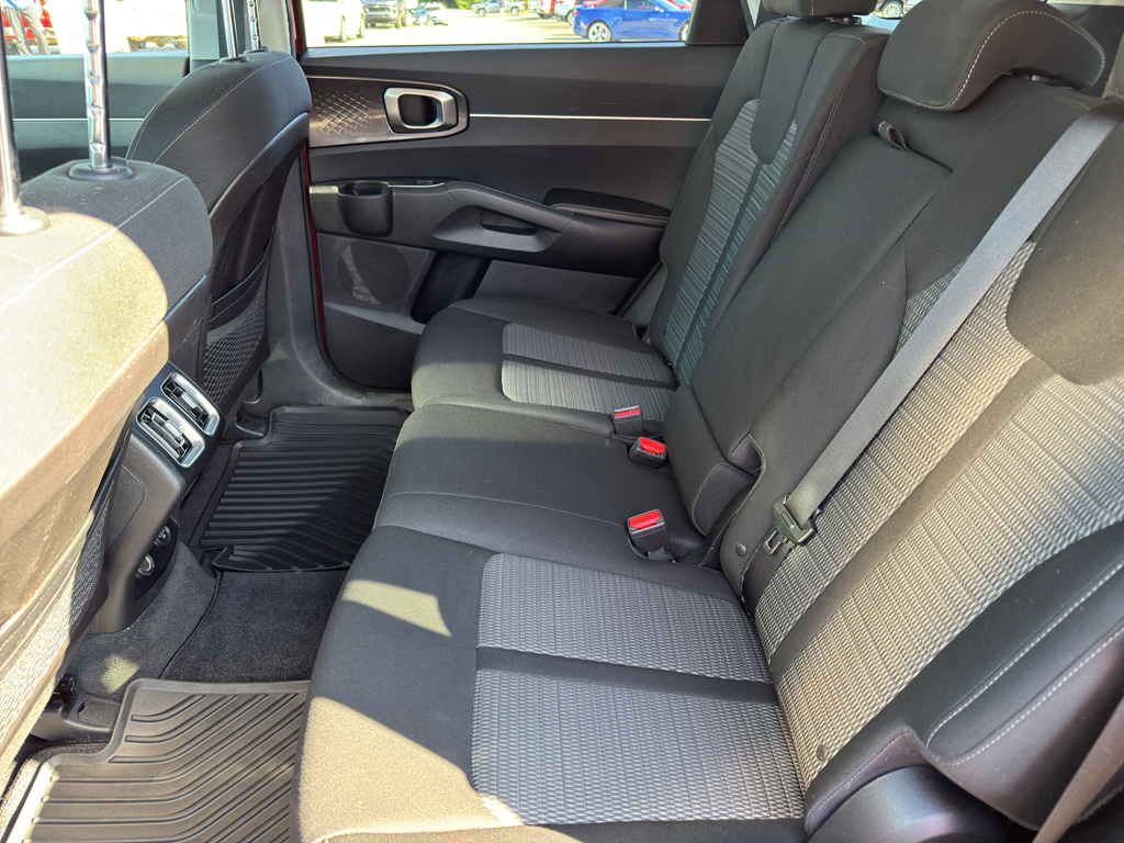 2021 Kia Sorento LX photo 19