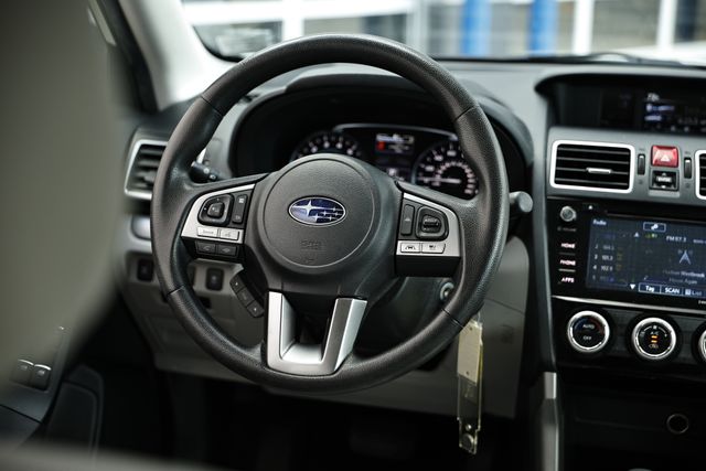 2017 Subaru Forester 2.5i Premium photo 24