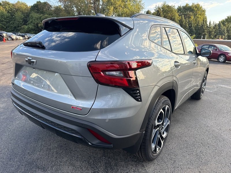 2025 Chevrolet Trax photo 3