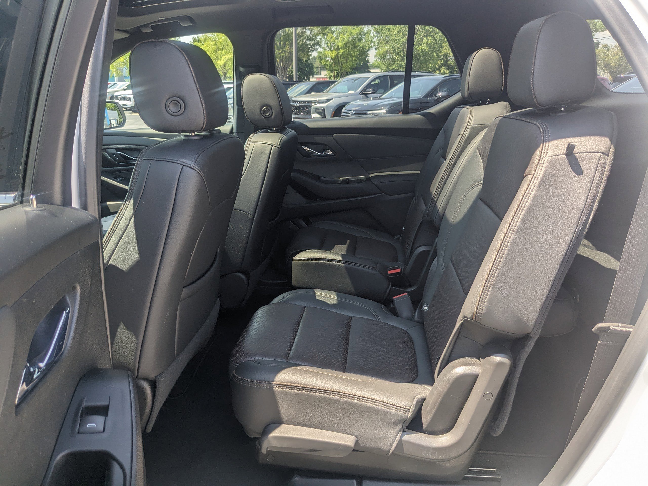 2023 Chevrolet Traverse High Country photo 16