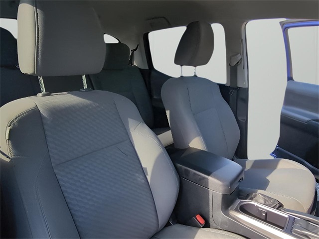 2022 Toyota Tacoma SR5 photo 38