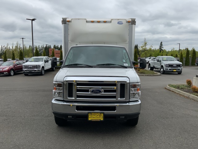 2018 Ford E-450 DRW photo 2