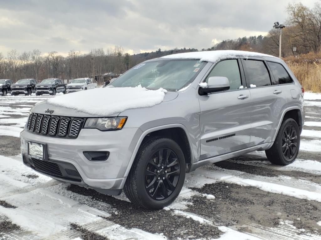 2020 Jeep Grand Cherokee Altitude photo 3