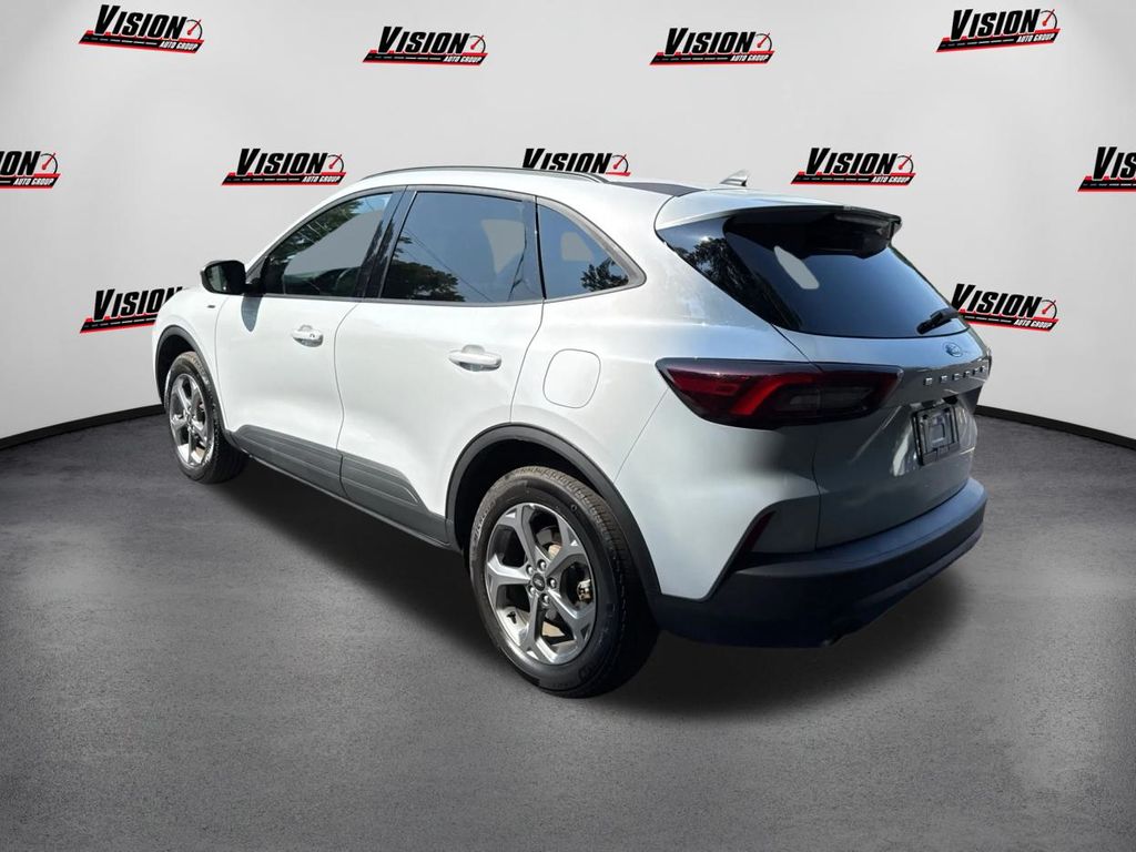 2025 Ford Escape ST-Line photo 7