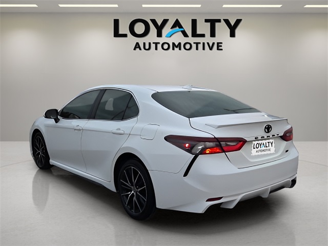 2024 Toyota Camry SE photo 4