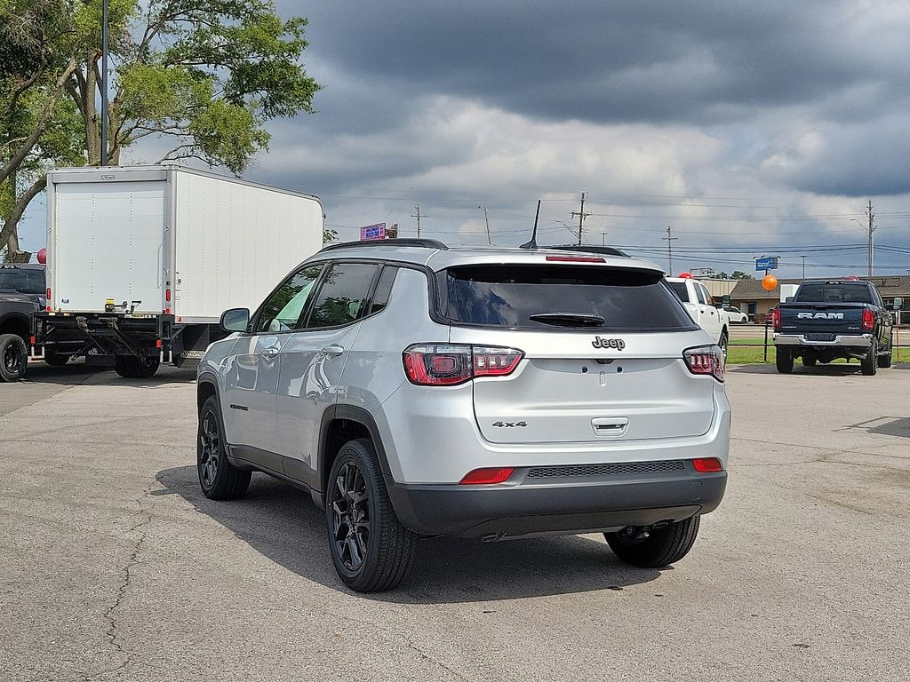 2026 Jeep Compass Latitude photo 4