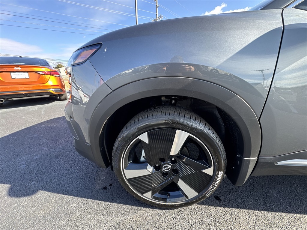 2025 Nissan Kicks SR photo 10