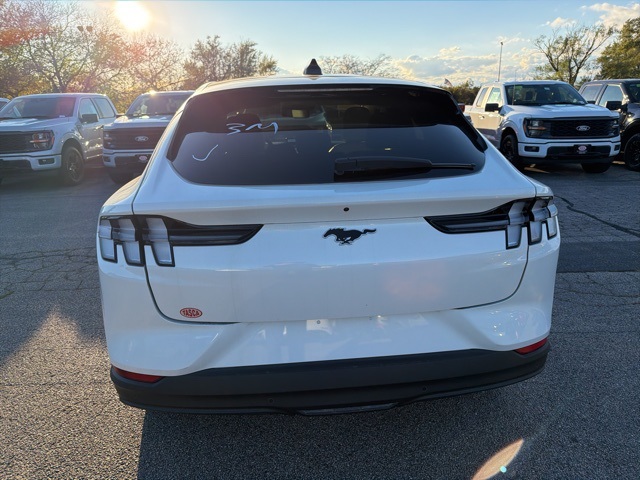 2025 Ford Mustang Mach-E Premium photo 4