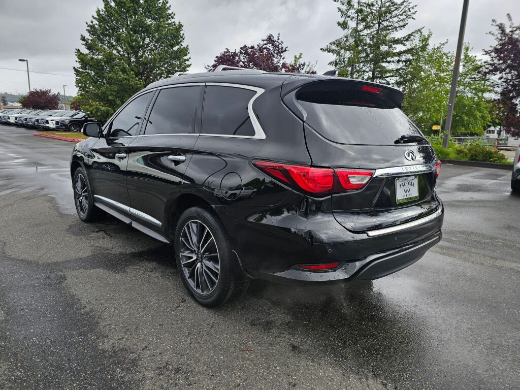 2017 Infiniti QX60 Luxe photo 3