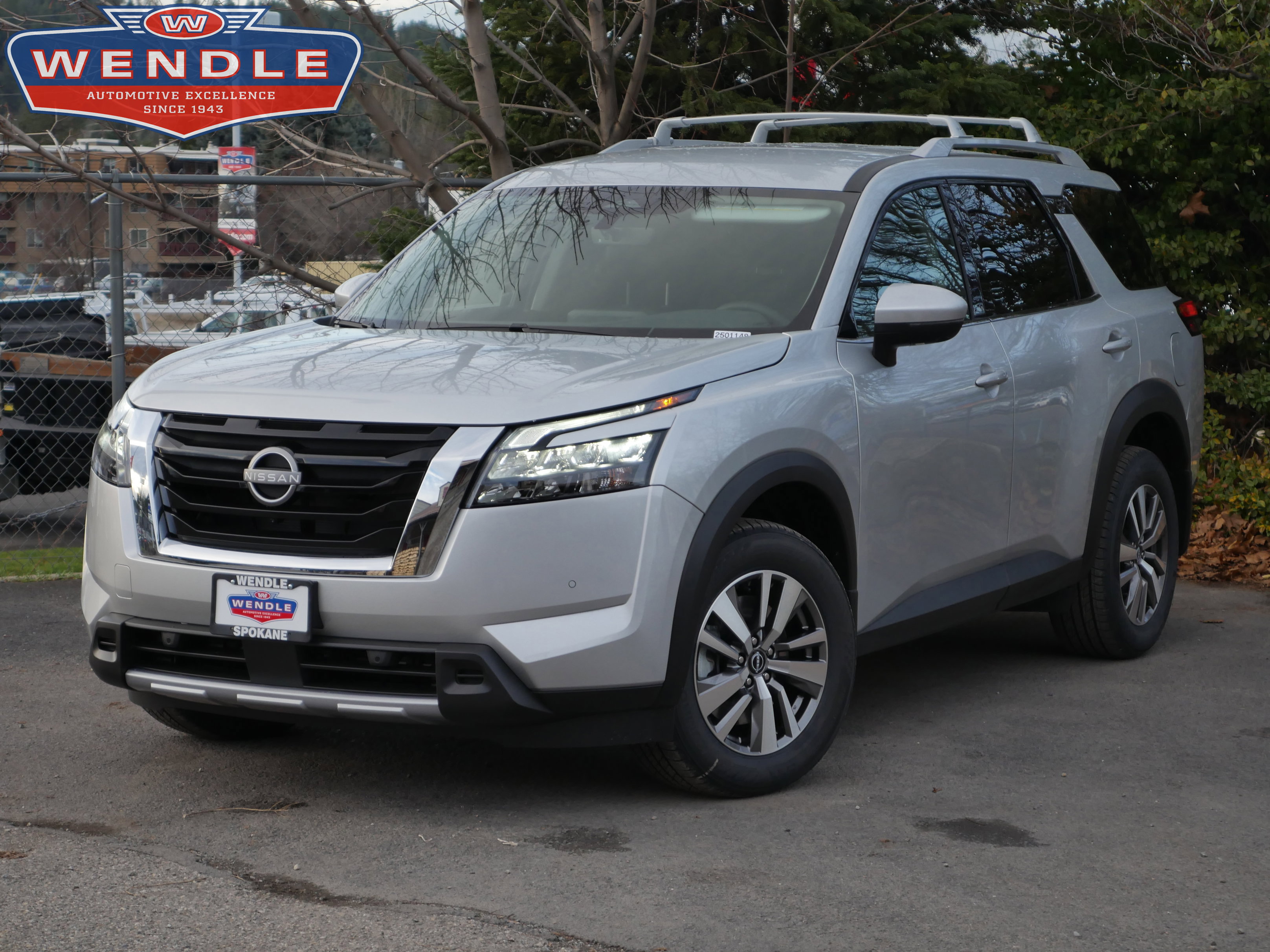 2025 Nissan Pathfinder SL's photo