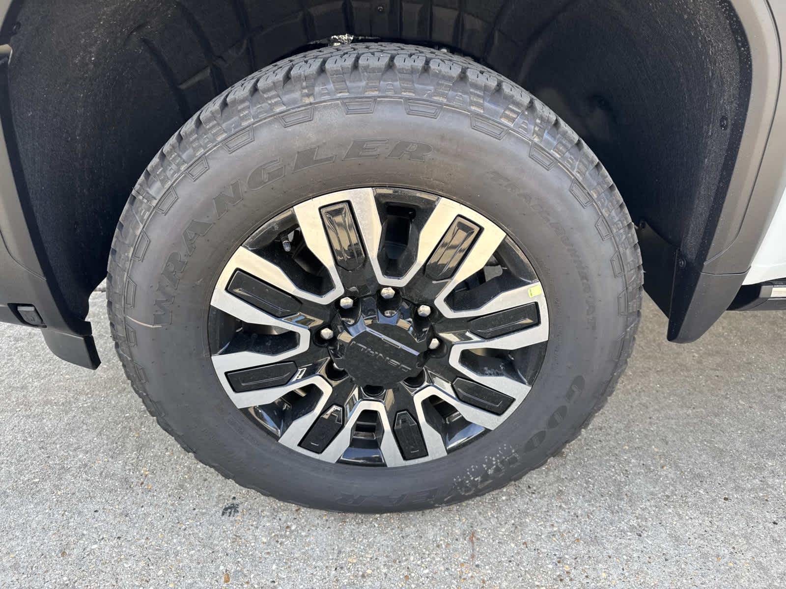 2026 Gmc Sierra 3500 HD Denali Ultimate photo 4