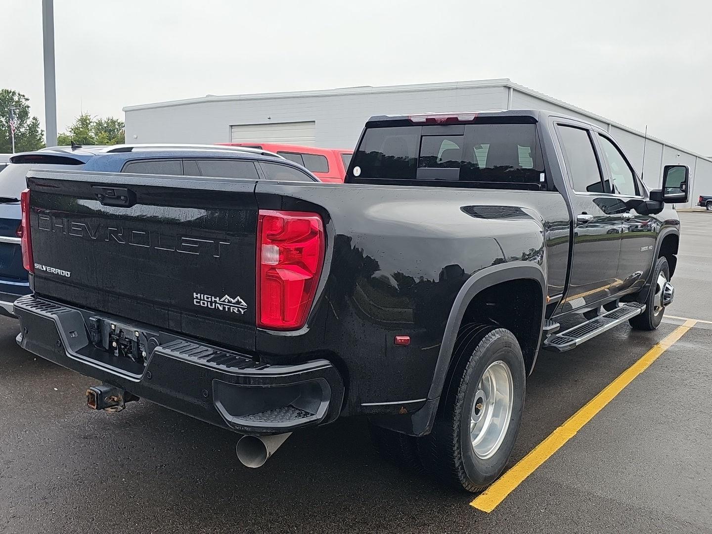 2022 Chevrolet Silverado 3500HD High Country photo 3