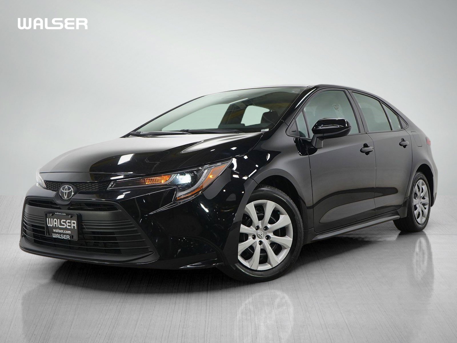 2024 Toyota Corolla LE's photo