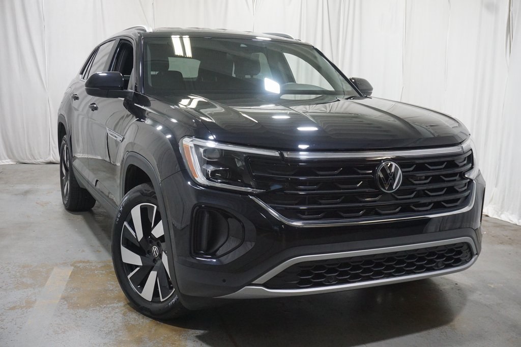 2024 Volkswagen Atlas Cross Sport SE Technology photo 4