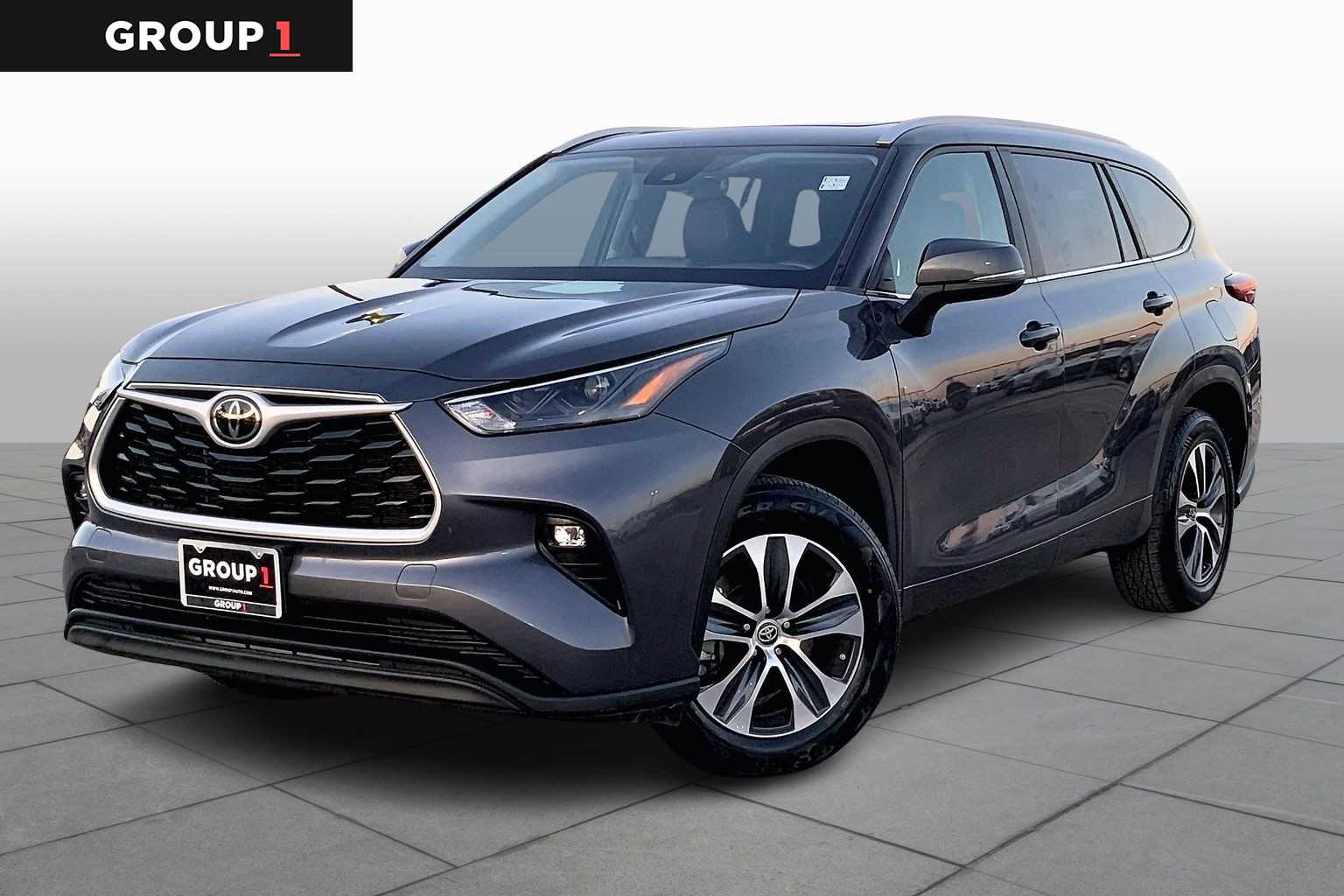 2023 Toyota Highlander XLE's photo