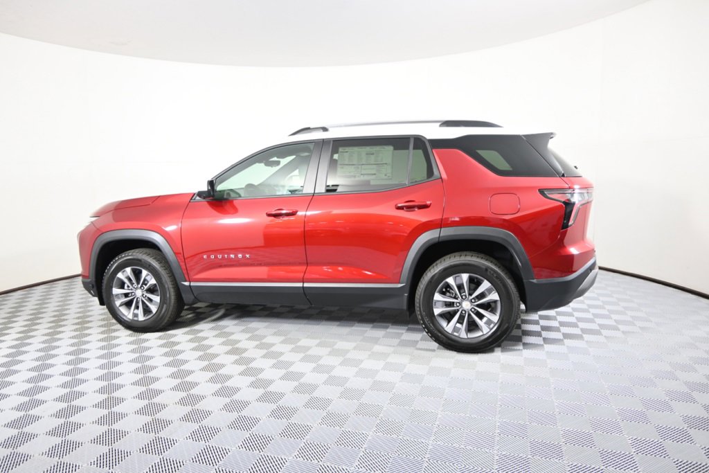 2026 Chevrolet Equinox LT photo 2