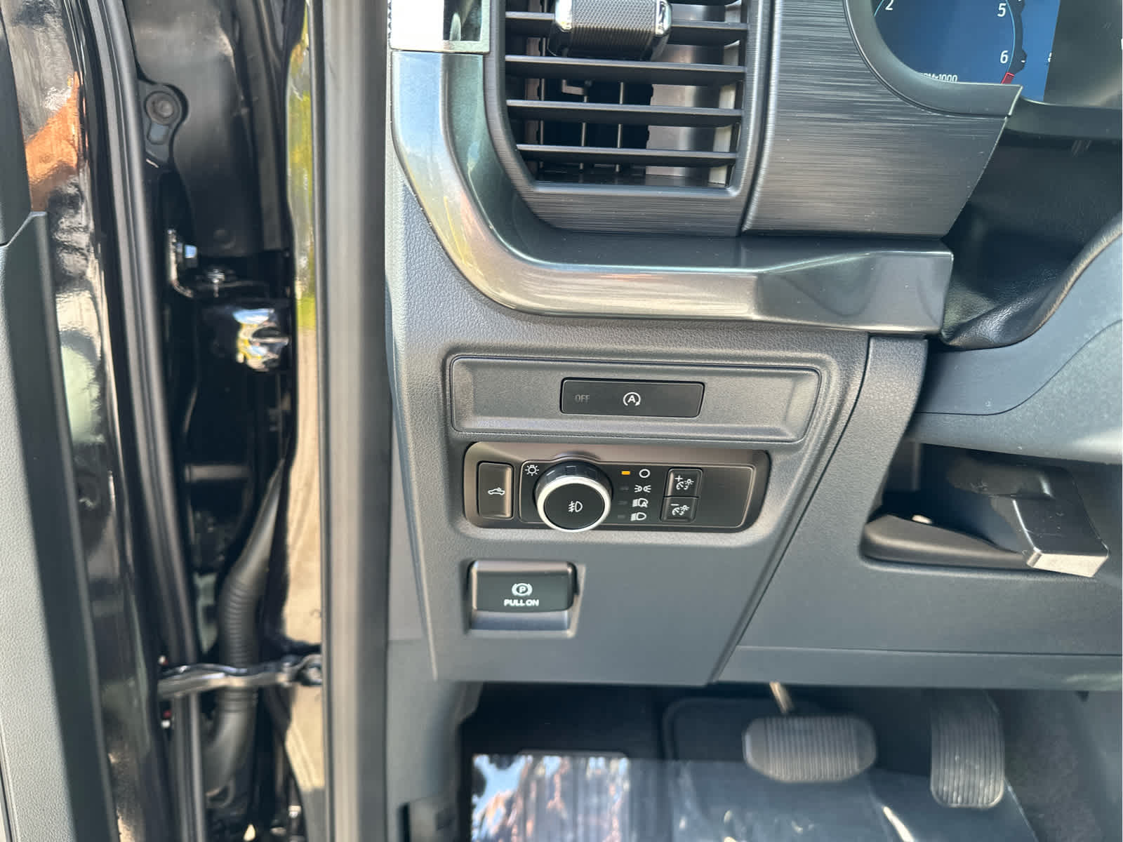 2025 Ford F-150 STX photo 17