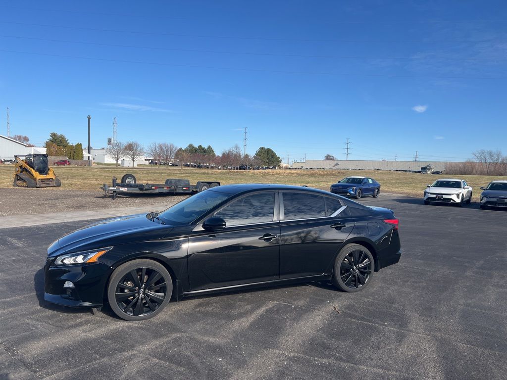 2022 Nissan Altima 2.5 SR photo 4