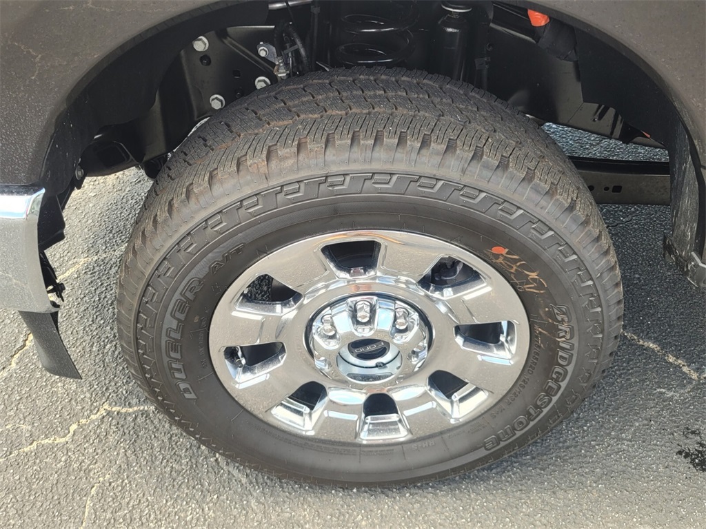 2025 Ford F-250 Lariat photo 18