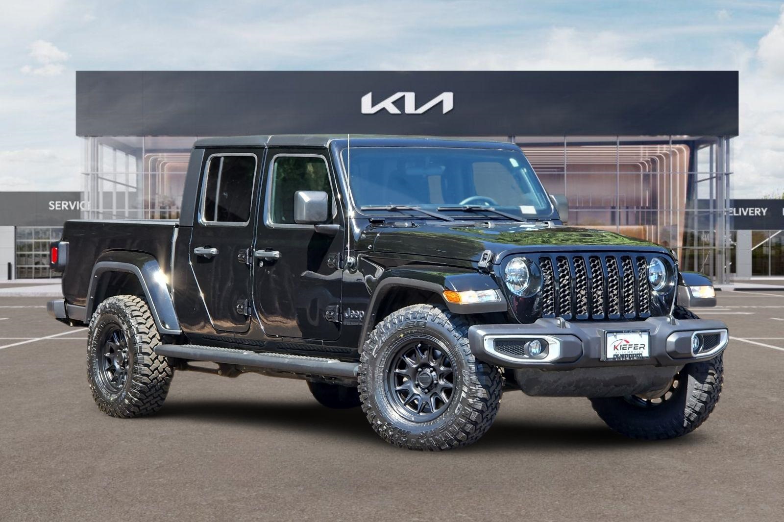 2023 Jeep Gladiator Sport photo 2