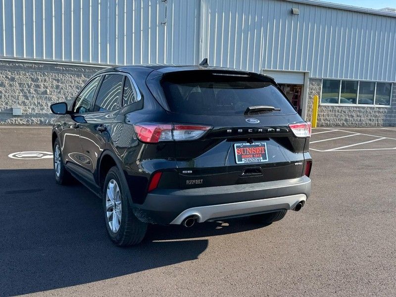 2021 Ford Escape SE photo 5