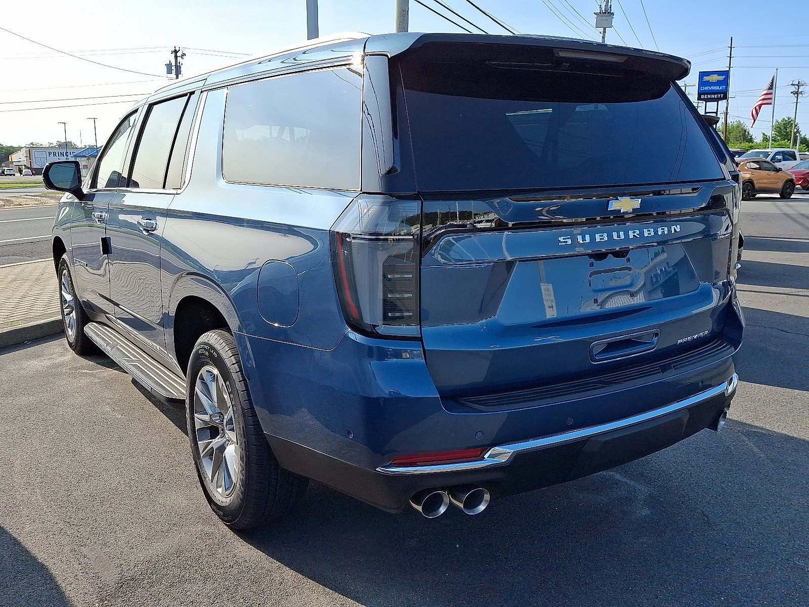 2025 Chevrolet Suburban Premier photo 4