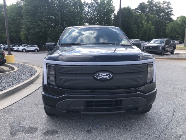 2025 Ford F-150 Lightning XLT photo 3
