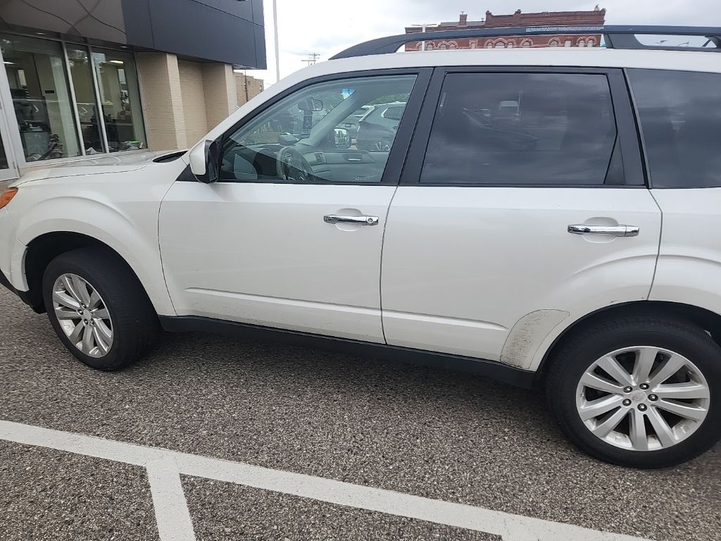2011 Subaru Forester 2.5X Premium photo 5