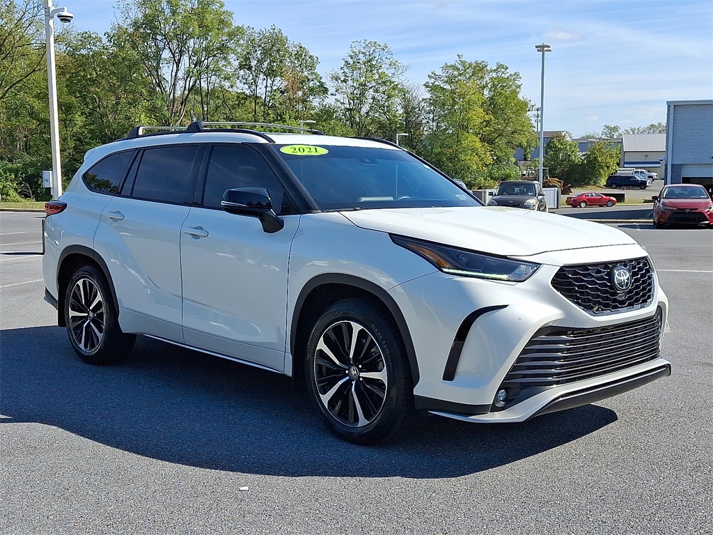 2021 Toyota Highlander XSE photo 3