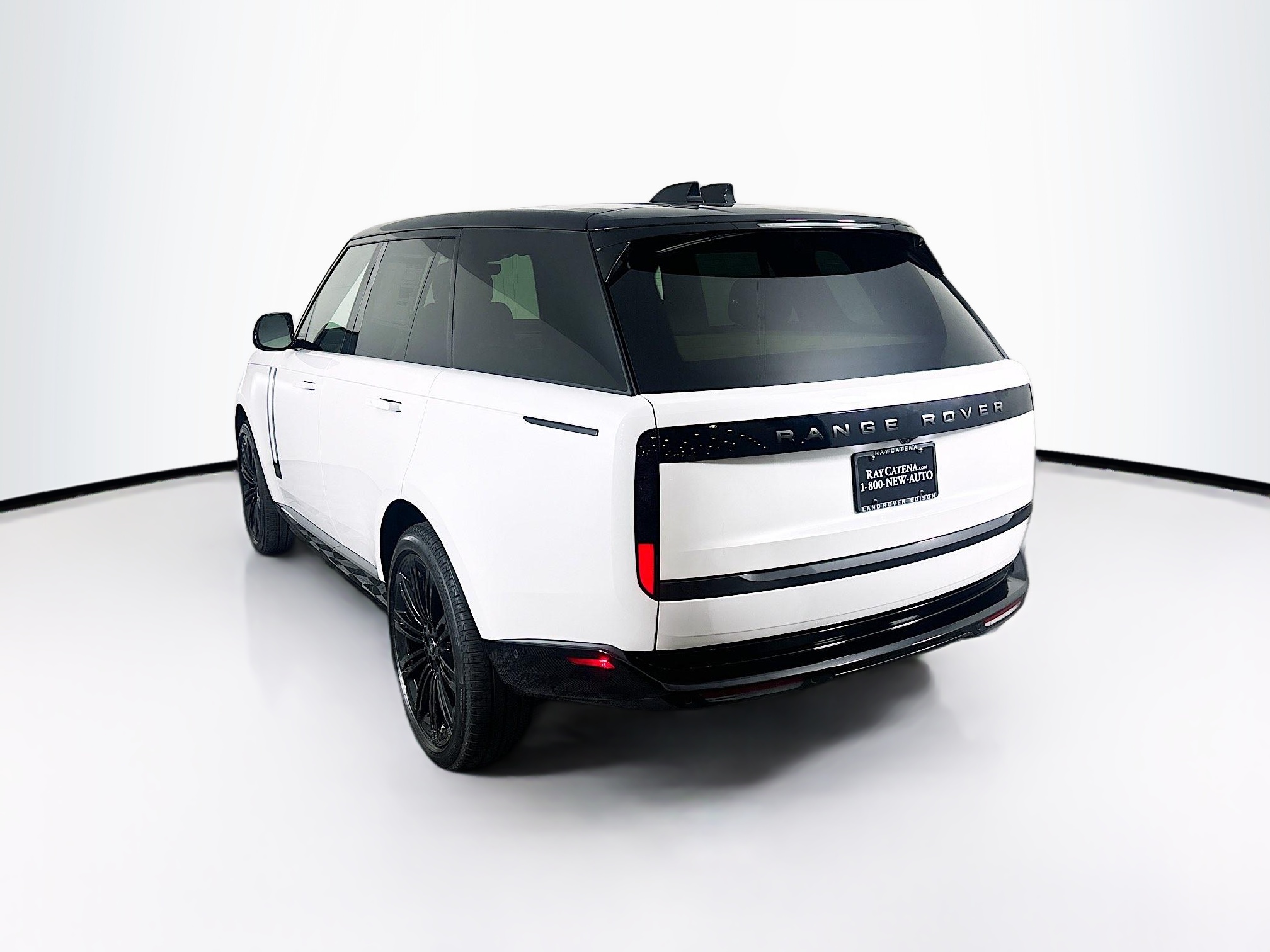 2025 Land Rover Range Rover SE photo 4