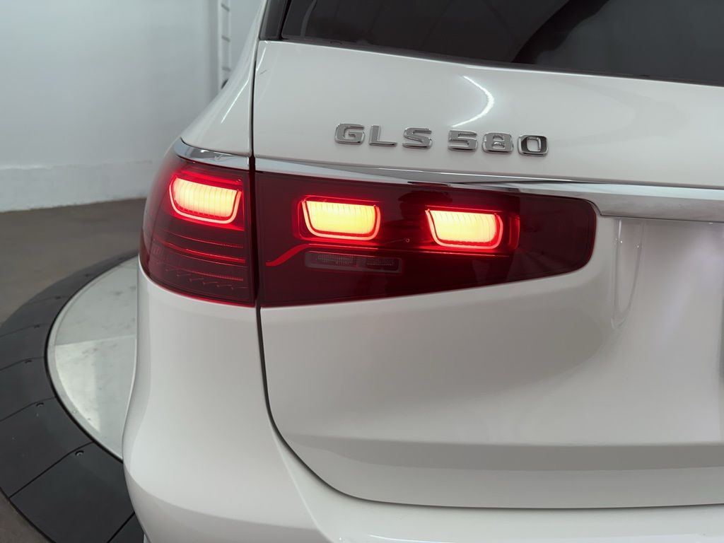 2026 Mercedes Benz GLS 580 4MATIC photo 25