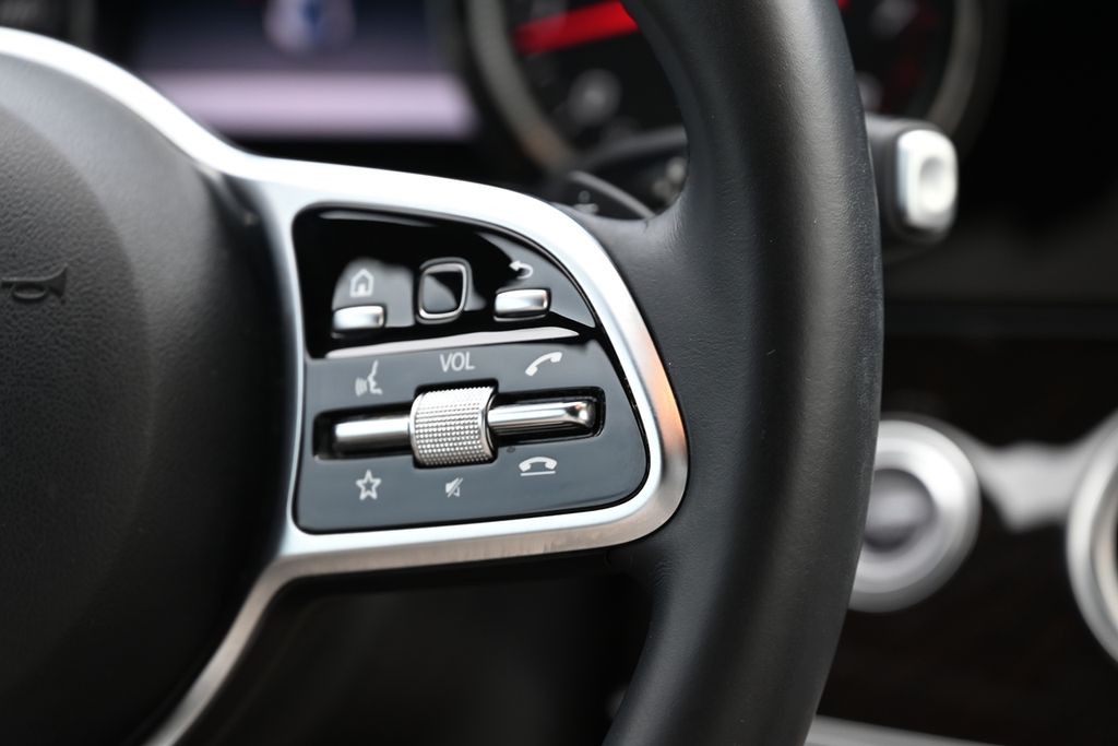2019 Mercedes Benz E 300 photo 16
